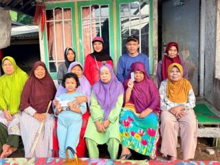 Kades Kadupandak Gulirkan Program "Nyaah Ka Indung", Warga Jompo Jadi Prioritas